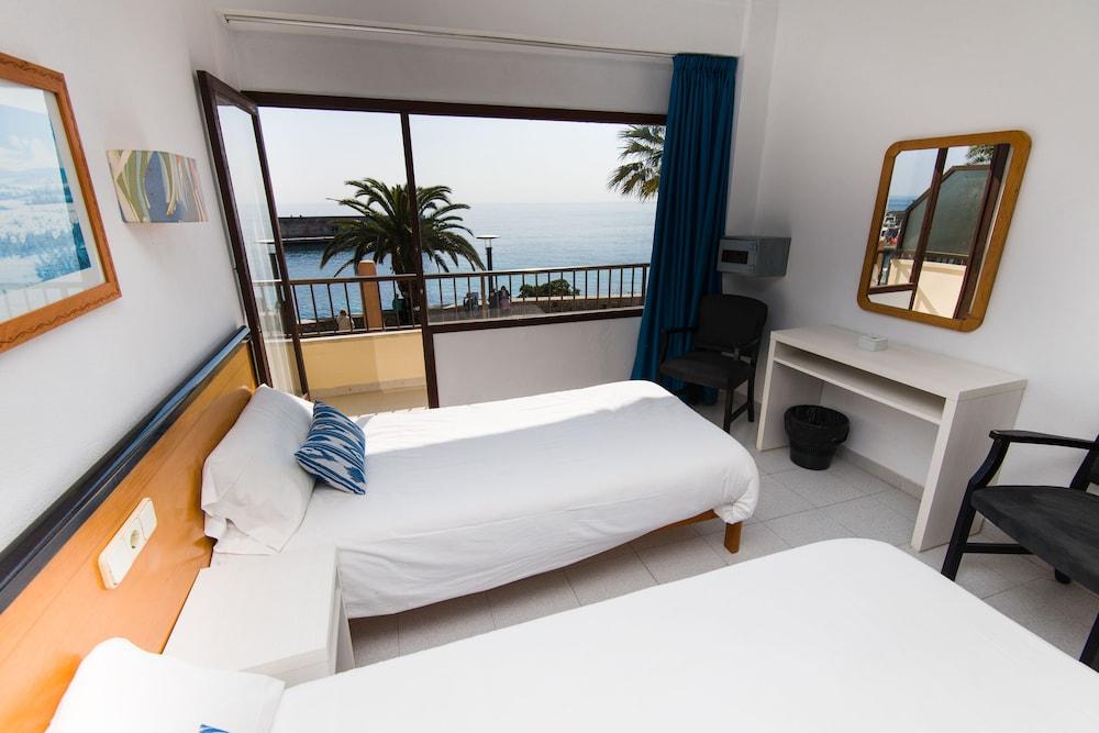 Hostal Port Corona Cala Ratjada  Extérieur photo