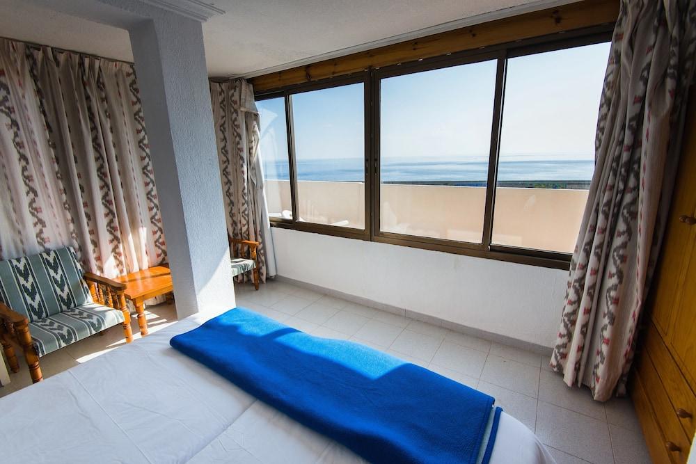 Hostal Port Corona Cala Ratjada  Extérieur photo
